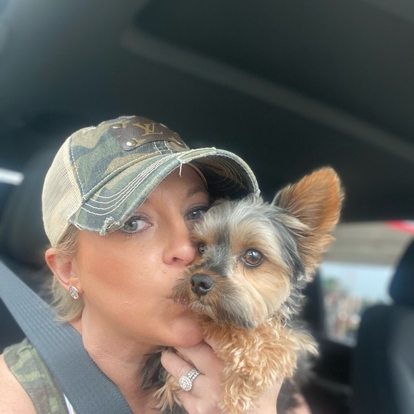 Meet your Posher, Courtney โค๏ธ - Picture 5 of 13